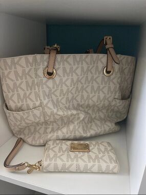 Michael Kors Cream Logo Tote Bag with Matching Wallet